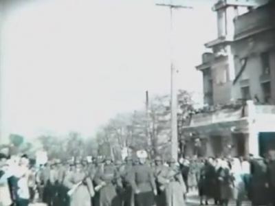 Прикрепленное изображение: 2 Советские войска освободившие Симферополь.jpg